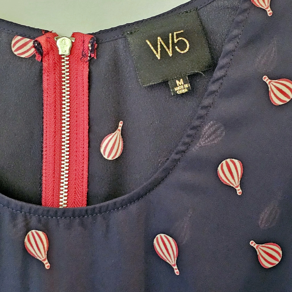 W5 Navy Hot Air Balloon Print Sleeveless Blouse Flowy High Low Hem Medium - Picture 3 of 11